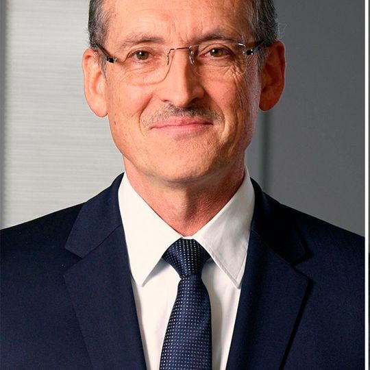 Dr. Ernst Scheid hat den Vorsitz der Geschäftsführung in der neu gegründeten FEV Asia GmbH übernommen. Dr. Ernst Scheid hat den Vorsitz der Geschäftsführung in der neu gegründeten FEV Asia GmbH übernommen.