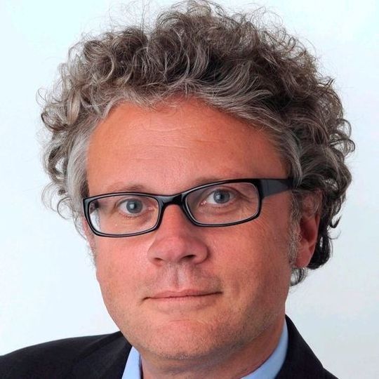 Der Hamburger Datenschutzbeauftragte, Prof. Dr. Johannes Caspar hat gegen drei hanseatische Unternehmen ein Ermittlungsverfahren eingeleitet.