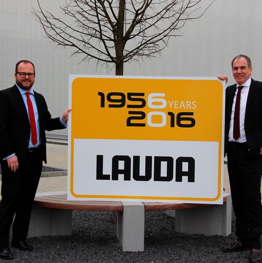 Die Lauda Dr. R. Wobser GmbH & Co. KG in Lauda-Königshofen wurde am 1. März 60 Jahre alt. Das Bild zeigt den geschäftsführenden Gesellschafter Dr. Gunther Wobser (links) und Geschäftsführer Dr. Marc Stricker. Die Lauda Dr. R. Wobser GmbH & Co. KG in Lauda-Königshofen wurde am 1. März 60 Jahre alt. Das Bild zeigt den geschäftsführenden Gesellschafter Dr. Gunther Wobser (links) und Geschäftsführer Dr. Marc Stricker.