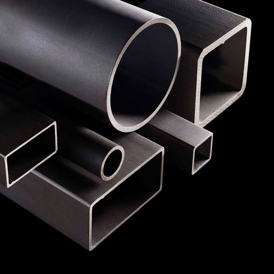 Mit Celsius 420 erhalten Hersteller von Hebe- und Fördertechnik von Tata Steel Hohlprofile mit höherer Festigkeit, guten Kerbschlagwerten bei niedrigen Temperaturen und mit einer verbesserten Oberfläche. Mit Celsius 420 erhalten Hersteller von Hebe- und Fördertechnik von Tata Steel Hohlprofile mit höherer Festigkeit, guten Kerbschlagwerten bei niedrigen Temperaturen und mit einer verbesserten Oberfläche.