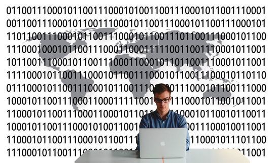 In der Automobilindustrie und der Versicherungsbranche werden Big Data Analysen am besten eingesetzt – bis jetzt! Auch andere Bereiche, wie zum Beispiel die Chemie- und Pharma-Unternehmen entwickeln sich, mit Blick auf Big Data, immer weiter. In der Automobilindustrie und der Versicherungsbranche werden Big Data Analysen am besten eingesetzt – bis jetzt! Auch andere Bereiche, wie zum Beispiel die Chemie- und Pharma-Unternehmen entwickeln sich, mit Blick auf Big Data, immer weiter.