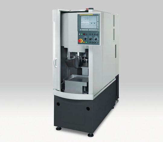Im Bild die kompakte (600 mm Maschinenbreite!) Hochgeschwindigkeits-Fräsmaschine PM 150 Im Bild die kompakte (600 mm Maschinenbreite!) Hochgeschwindigkeits-Fräsmaschine PM 150