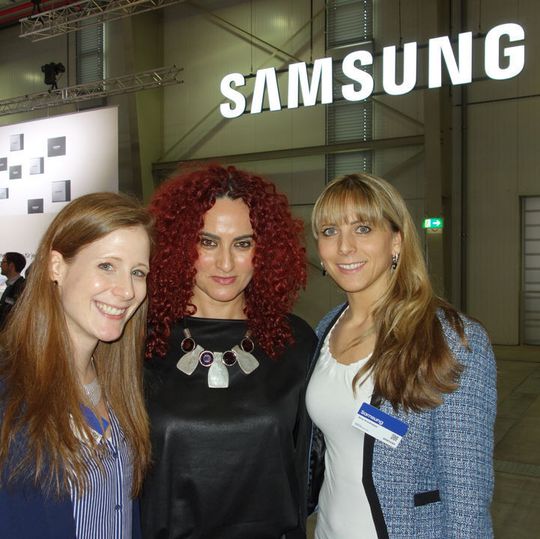 Frauenpower (v. l.): Lyn Margetts (Samsung), Besa Agaj (IT-BUSINESS) und Nina Brockmeyer (Samsung) Frauenpower (v. l.): Lyn Margetts (Samsung), Besa Agaj (IT-BUSINESS) und Nina Brockmeyer (Samsung)