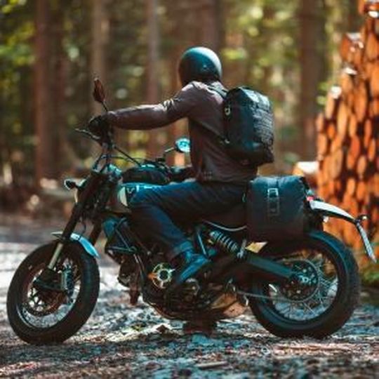 Die Legend-Gear-Serie ist maßgeschneidert für ausgewählte Bikes. Die Legend-Gear-Serie ist maßgeschneidert für ausgewählte Bikes.