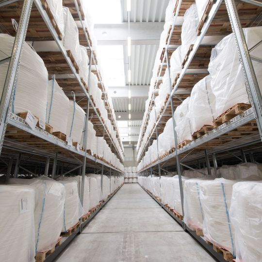 Insgesamt sollen in Duisburg künftig 3000 Tonnen nicht brennbaren Bariumchlorids gelagert werden. Insgesamt sollen in Duisburg künftig 3000 Tonnen nicht brennbaren Bariumchlorids gelagert werden.