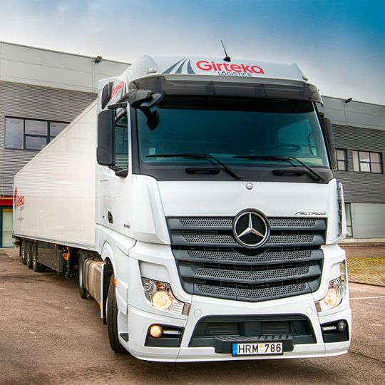 Der Mercedes-Benz Actros gilt als der effizienteste Lkw seiner Klasse. Der Mercedes-Benz Actros gilt als der effizienteste Lkw seiner Klasse.