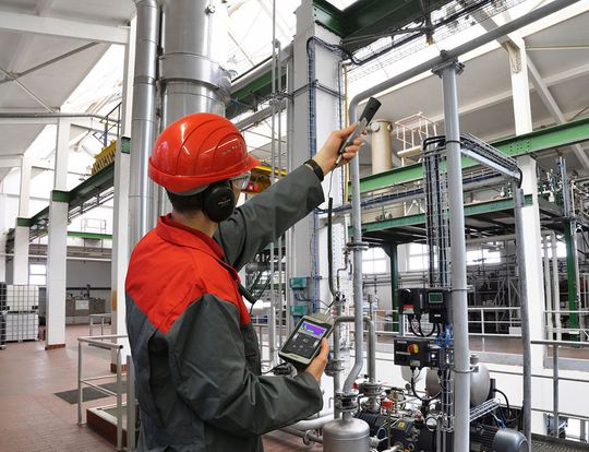Auf der Hannover Messe präsentiert der Ultraschallspezialist Sonotec erstmals sein innovatives Ultraschallmessgerät für die vorbeugende Instandhaltung. Auf der Hannover Messe präsentiert der Ultraschallspezialist Sonotec erstmals sein innovatives Ultraschallmessgerät für die vorbeugende Instandhaltung.