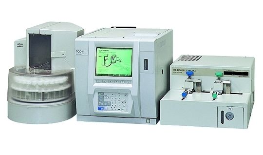 Abb. 1 TOC-VCSH mit ASI-V und Feststoffmodul SSM-5000A. Abb. 1 TOC-VCSH mit ASI-V und Feststoffmodul SSM-5000A.