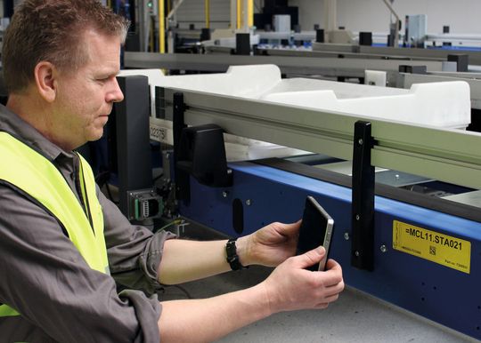 Beumer Group increases efficiency and safety of your baggage handling systems by using tablet computers. Beumer Group increases efficiency and safety of your baggage handling systems by using tablet computers.