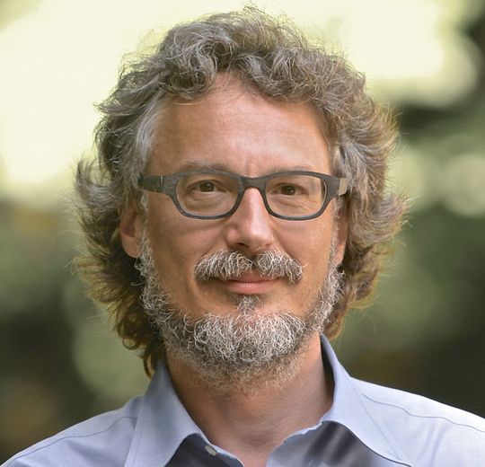 Prof. Dr. Tobias Hartmann koordiniert das internationale Alzheimer-Forschungsprojekt. Prof. Dr. Tobias Hartmann koordiniert das internationale Alzheimer-Forschungsprojekt.