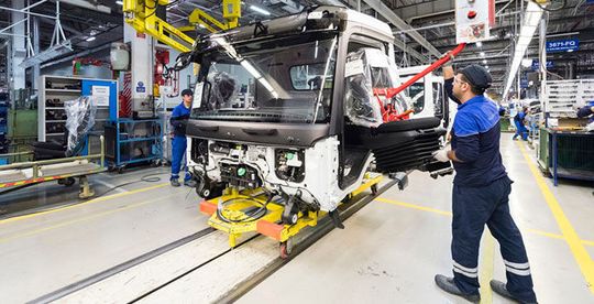 Mercedes Benz announced plans to upgrade its truck plant in the Central Anatolian province of Aksaray. Mercedes Benz announced plans to upgrade its truck plant in the Central Anatolian province of Aksaray.