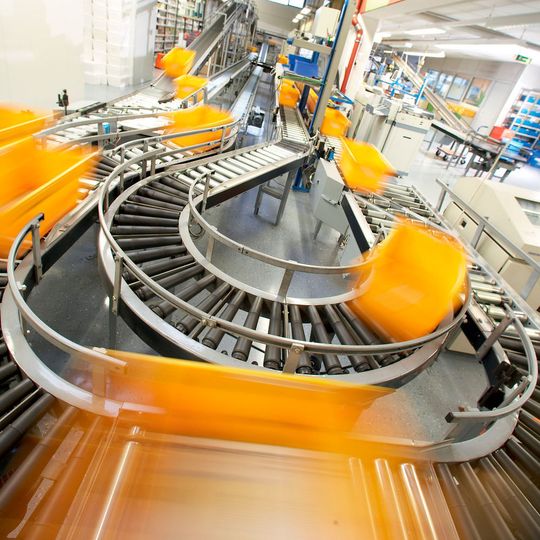 Sick zeigt auf der Cemat 2016 Komplettlösungen für einen effizienten Materialfluss. Sick zeigt auf der Cemat 2016 Komplettlösungen für einen effizienten Materialfluss.