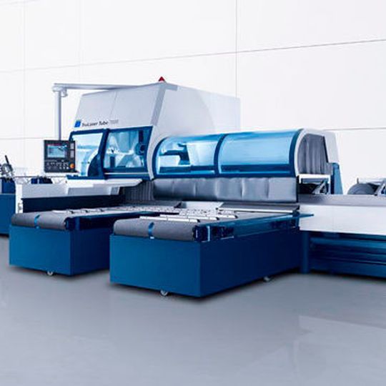 Die Tru Laser Tube 7000 schneidet Rohre und Profile bis zu einem Durchmesser von 254 mm. Die Tru Laser Tube 7000 schneidet Rohre und Profile bis zu einem Durchmesser von 254 mm.