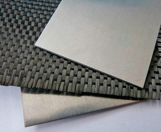 Das Fügen von Carbonfasergewebe mit über der Solidustemperatur liegendem Aluminium ist ein aktuelles Forschungsprojekt am Institut für Umformtechnik (IFU) an der Universität Stuttgart. Das Fügen von Carbonfasergewebe mit über der Solidustemperatur liegendem Aluminium ist ein aktuelles Forschungsprojekt am Institut für Umformtechnik (IFU) an der Universität Stuttgart.