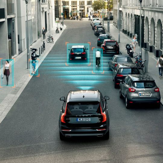 Das City-Safety-System mit Notbremsfunktion von Volvo soll das Unfallrisiko um bis zu 50 Prozent drücken. Das City-Safety-System mit Notbremsfunktion von Volvo soll das Unfallrisiko um bis zu 50 Prozent drücken.