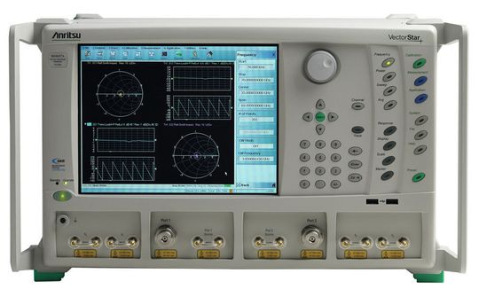 Flexibler Testaufbau: Mit einem VectorStar VNA lassen sich Radaranlagen im Zeit- und Frequenzbereich untersuchen. Flexibler Testaufbau: Mit einem VectorStar VNA lassen sich Radaranlagen im Zeit- und Frequenzbereich untersuchen.