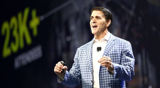 Carl Eschenbach, VMware Präsident und COO, nahm den Hut nach 14 Jahren Erfolgsgeschichte inmitten einer turbulenten Reorganisierung.