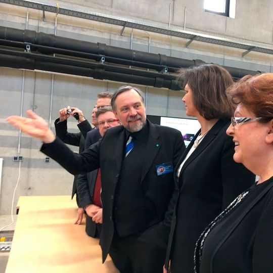 Politikprominenz zur Einweihung: Bayerns Landtagspräsidentin Barbara Stamm (r.) und Wirtschaftsministerin Ilse Aigner in Würzburg. Politikprominenz zur Einweihung: Bayerns Landtagspräsidentin Barbara Stamm (r.) und Wirtschaftsministerin Ilse Aigner in Würzburg.