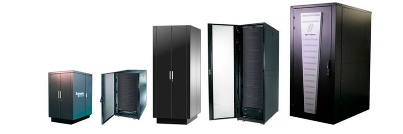 Die Smartbunker-Systeme von Schneider Electric bilden die Basis für ein kleines Rechenzentrum in einer Box: Gehäuse, Stromversorgung, Klimatisierung und USV.