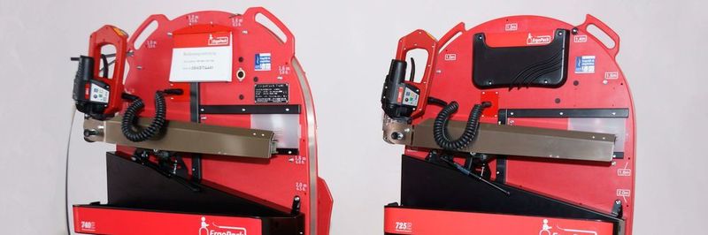 Um Arbeitssicherheit und Bedienkomfort beim Umreifungsvorgang zu erhöhen, hat Ergopack die Umreifungsmaschine optimiert, was im Vergleich mit der bisherigen Maschine (links im Bild) bereits optisch erkennbar ist.