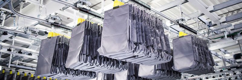 Das Taschensortersystem ist gut für die Retourenbearbeitung im E-Commerce geeignet.