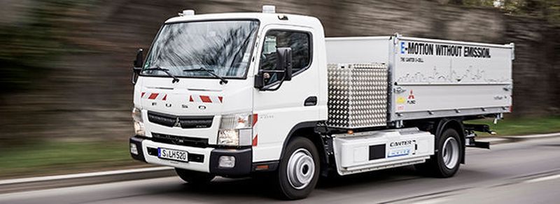 Der Fuso Canter E-Cell: Der erste in einer Kleinserie gefertigte rein elektrisch angetriebene leichte Lastwagen fährt emissionsfrei und nahezu geräuschlos.