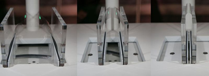 Flexibel und zugleich stabil: Das ultradünne Glas von Schott ist biegbar bis zu einem Radius von wenigen Millimetern.