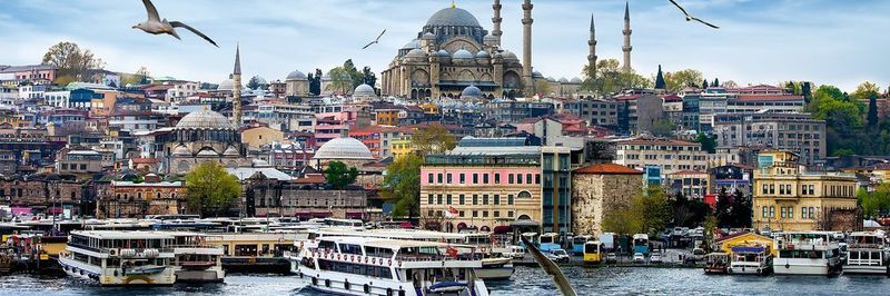 A fifth of all Turks live in Istanbul – the city combines many of Turkey’s characteristics: growth and contradictions, Europe and Asia, modernity and antiquity.