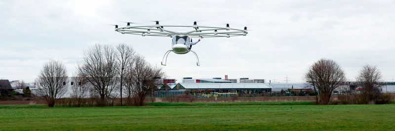 Der elektrische Volocopter fliegt zum ersten Mal bemannt: Das Fliegen für Jedermann rückt in greifbare Nähe.