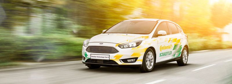 Continental und Schaeffler haben ein 48-Volt-Konzeptfahrzeug vorgestellt, dass 25 Prozent effizienter als ein herkömmlicher Antrieb arbeitet.