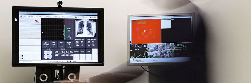 Der Proxemic-Monitor ist an einen PC und dieser an die Datenbank angeschlossen, in der alle Vitaldaten der Patienten der Intensivstation zusammenlaufen