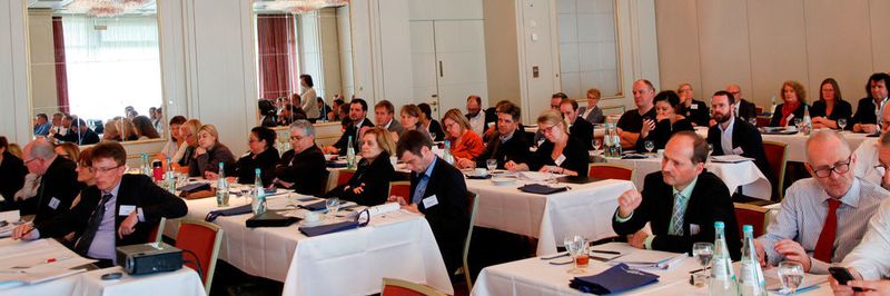 Rund 90 Teilnehmer zählte die Med-Inform-Konferenz „Aktuelle Entwicklungen im Medizinprodukterecht“ am 14. April in Bonn. In der Diskussion im Plenum wurde die Vermutung geäußert, dass die mit dem neuen Recht verbundenen Kosten zur Aufgabe einzelner Produktbereiche und sogar zur Übernahme kleinerer Unternehmen führen könnten.