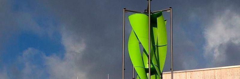Die Luvside GmbH mit Sitz in Grünwald (Landkreis München) entwickelt, baut und vermarktet vertikale Kleinwindenergieanlagen.