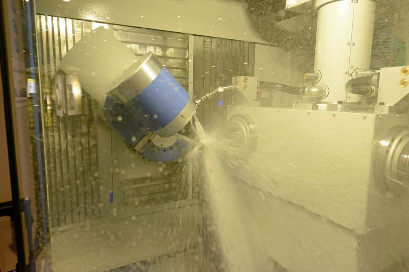 Finishing mit der C-480 in einer Schleifbearbeitung.