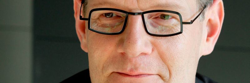 Bernd Montag, CEO der neuen Einheit Siemens Healthineers: „Wir haben eine eindrucksvolle technische und wissenschaftliche Leistungsbilanz vorzuweisen und sind stets führend in der Entwicklung bahnbrechender Technologien gewesen. Als Siemens Healthineers werden wir diese Expertise weiterentwickeln.“