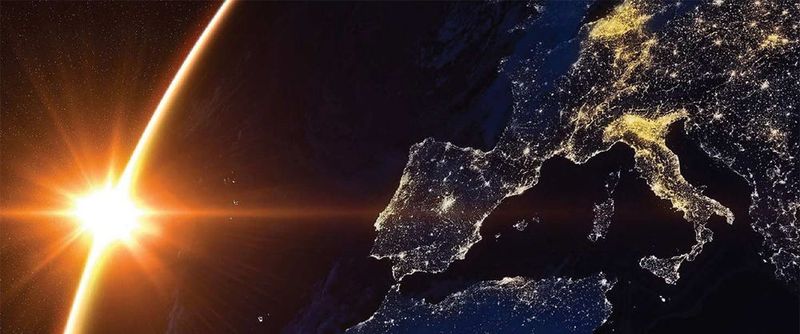 Um auch in Zukunft einen reibungslosen Zugriff auf Daten zu ermöglichen, müssen sich die Netzbetreiber beziehungsweise Betrieber von Multi-Tenant Datacenter intensiver mit Datacenter Federation beschäftigen.