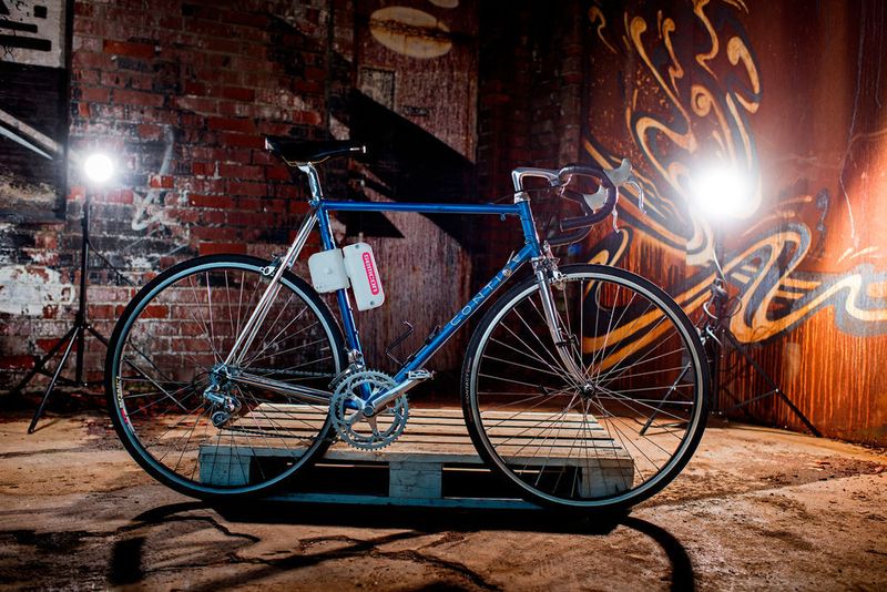 Ein Antrieb für jedes Fahrrad: Semcon entwickelt einen Elektroantrieb, der sich einfach und günstig montieren lassen soll. Interessierte müssen sich allerdings noch eine ganze Weile gedulden, bisher ist der Prototyp nicht auf dem Markt erhältlich.