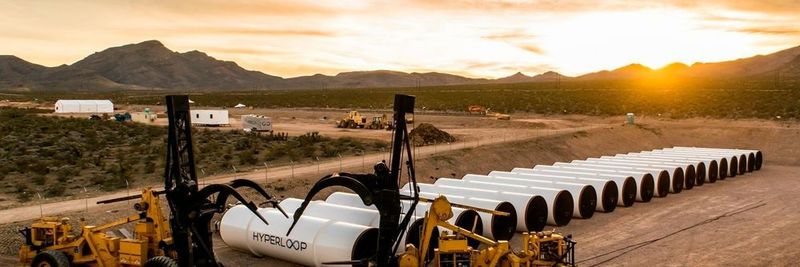 Das Projekt Hyperloop One soll das neue Fortbewegungsmittel der Zukunft sein: Durch große Röhren sollen in Zukunft Menschen in atemberaubender Geschwindigkeit entlanggleiten.