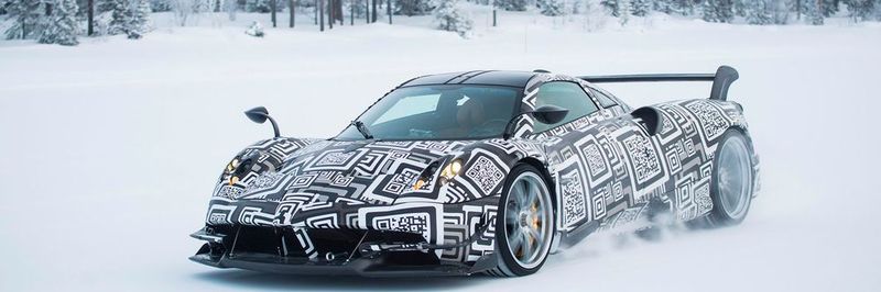 Bosch entwickelt und testet Bremsregelsysteme für den Pagani Huayra BC auf Eis und Schnee. Bei –20 °C jagt der Sportwagen übers Eis.