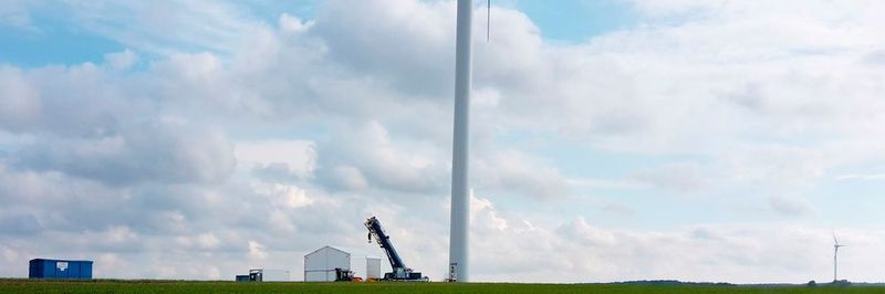 Gemeinsam mit dem Leichtbauhallen-Hersteller Herchenbach hat Siemens eine mobile Halle für Reparaturen und Wartungsarbeiten an Windkraftanlagen entwickelt.