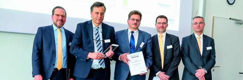 V.l.n.r.: Steffen Zauner (Leiter Produktionssysteme, Jungheinrich AG), Robert Lackermeier (Geschäftsführer, ABM Greiffenberger), Mayk Krüger (Branchenmanager Material Handling, ABM Greiffenberger), Thomas Alberg (Warengruppenmanager Elektrosysteme und Antriebsstrang Elektrisch, Jungheinrich) und Holger Janck (Leiter Strategischer Einkauf, Jungheinrich).