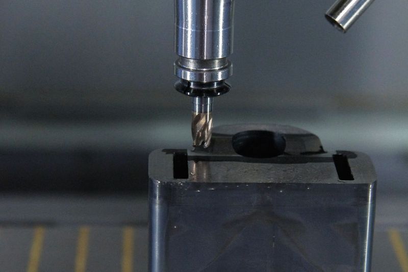 Schnell, zuverlässig und genau: Das Spannsystem «powRgrip» spannt innerhalb von knapp 15 Sekunden in einem automatischen Ablauf Bohr- und Fräswerkzeuge für HSC- und HPC-Bearbeitung.
