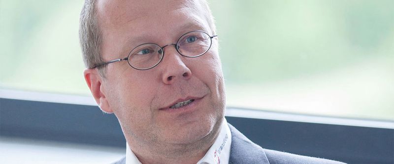 Dr. Oliver Tennert, ist Diplom-Physiker und arbeitet bei der Transtec AG, Reutlingen, als Director Technology Management & HPC Solutions.