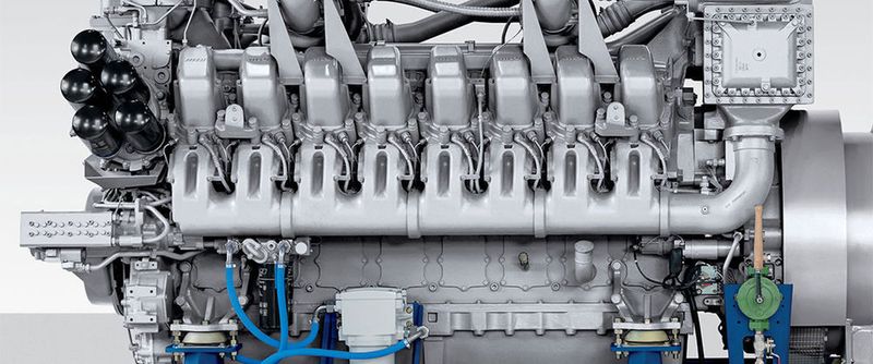 Notstromaggregate, hier ein System von MTU Onsite Energy, einer Marke von Rolls-Royce Power Systems, in Rechenzentren können als Netzersatzanlagen am Regelenergiemarkt teilnehmen; die RZ-Betreiber bekommen Geld für die Leistungsberitstellung und in Ausnahmefällen müssen sie Schwankungen tatsächlich abfedern.