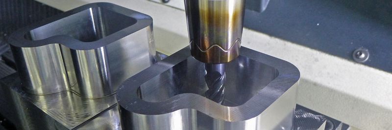 Mit trochoidalem Fräsen kann der Anwender bis zu dreimal schneller und tiefer fräsen, auch in harten Werkstoffen wie Edelstahl oder Titan.