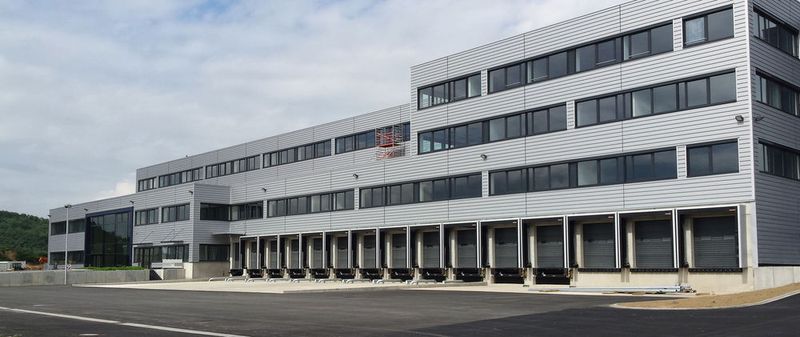Die neue Unternehmenszentrale von Api ist seit 2014 in Baesweiler bei Aachen entstanden.