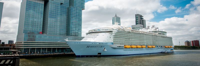 Das weltgrößte Kreuzfahrtschiff ist am 12. Mai vom Stapel gelaufen. Die Motoren des Schiffs müssen auf geringem Platz Hochleistungen vollbringen.