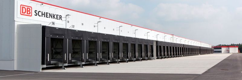 Am Flughafen Hannover-Langenhagen hat DB Schenker ein leistungsfähiges, nachhaltiges Umschlagterminal mit 7800 m² Lagerfläche eingeweiht.