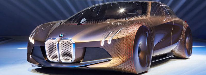 Das im Juni 2016 präsentierte Konzeptfahrzeug BMW Vision Next 100: Bis 2021 möchte der deutsche Automobilhersteller ein autonom fahrendes Luxusklasse-Modell vorstellen können.