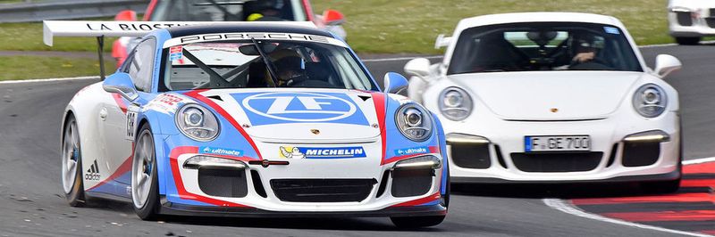 Brüder im Geiste: Wieviel Technologietransfer steckt wirklich in den beiden Porsche 911? Wir vergleichen die Rennversion GT3 Cup mit dem Straßenfahrzeug GT3 RS.